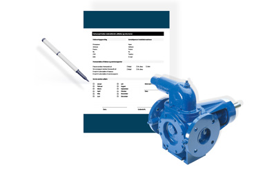 Pen, formular og DESMI pumpe til væskehåndtering afbildet sammen.