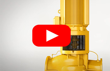 Gul DESMI vertikal centrifugalpumpe til væskehåndtering, med et afspilningsikon overlejret.