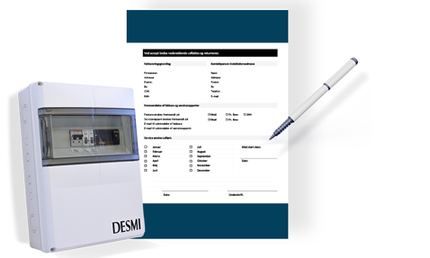 DESMI kontrolpanel ved siden af en formular og pen til dokumentation af væskehåndtering.