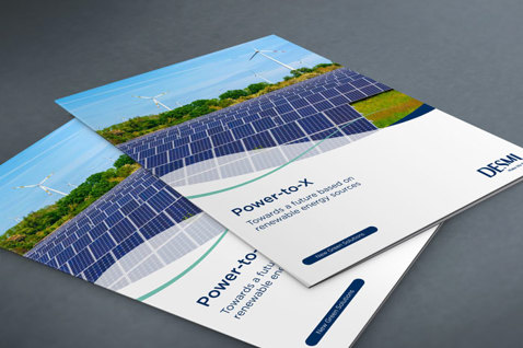 DESMI brochurer med solpaneler og vindmøller til vedvarende energiløsninger.