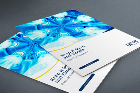 Brochurer med titlen "Keep It Short and Simple" med DESMI branding og design.