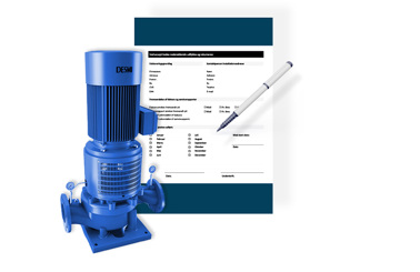 Blå DESMI centrifugalpumpe ved siden af en formular og en pen.